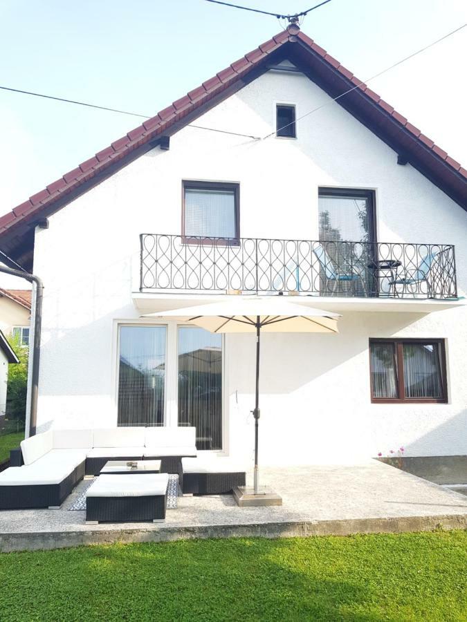 Bogi'S Ferienhaus - Pension Laakirchen Dış mekan fotoğraf